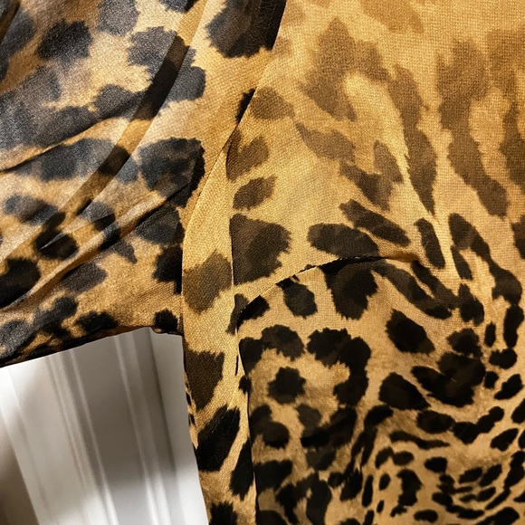 Lane Bryant Cheetah Print Sheer Long sleeved Button Up Top Sz 14/16 - Picture 7 of 11